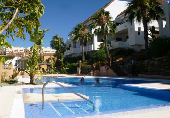 ZapHoliday - 2115 - alquiler de apartamentos en Manilva, Costa del Sol - piscina