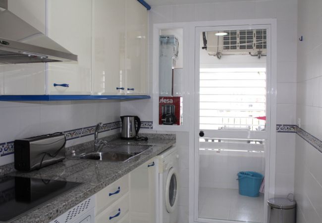 ZapHoliday - 2105 - alquiler de apartamentos en La Duquesa, Costa del Sol - cocina