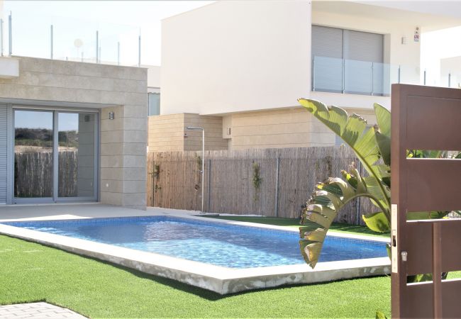 Zapholiday - 3053 - alquiler Villa Vistabella golf, Alicante - piscina