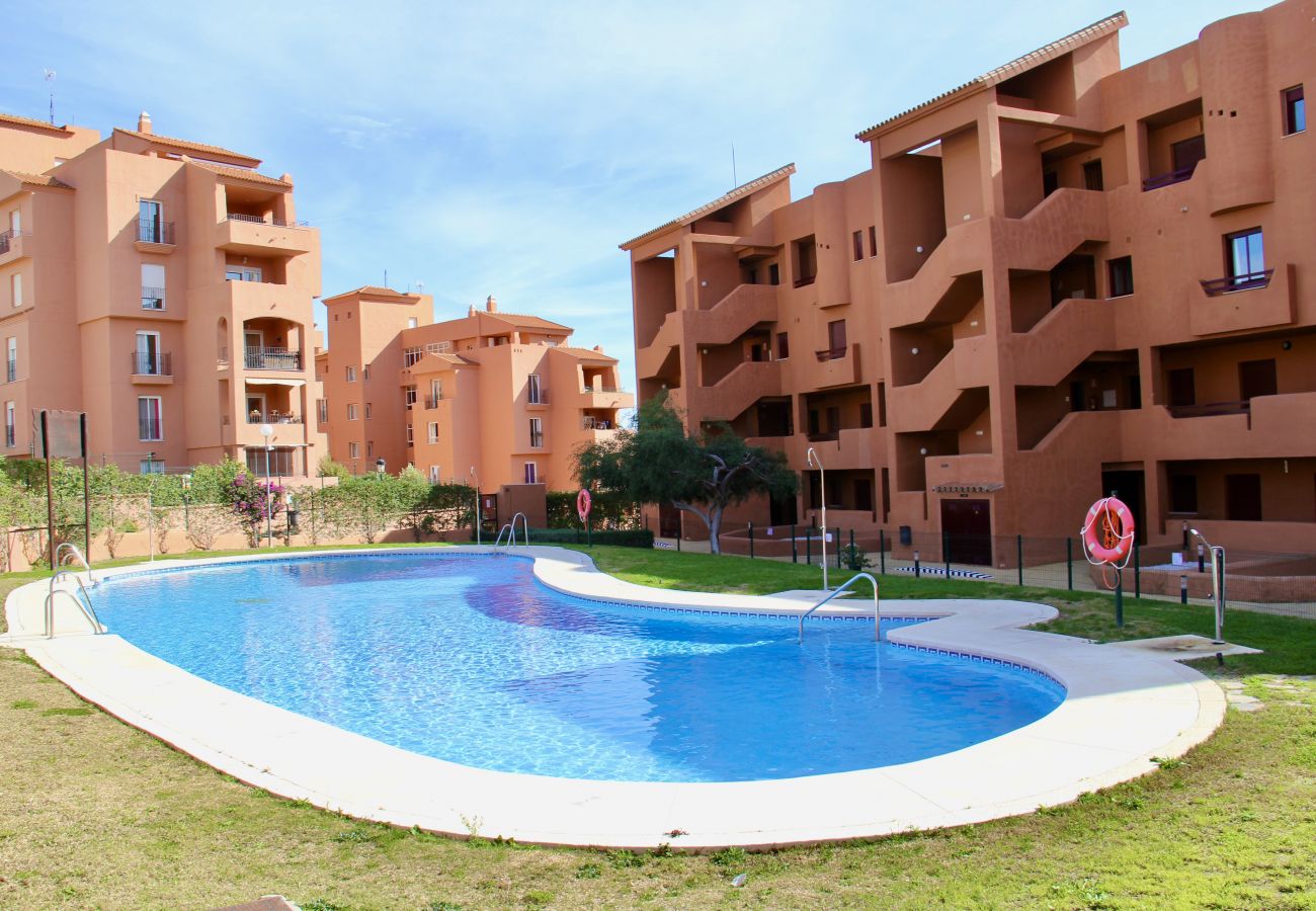 ZapHoliday - 2303 - alquiler de apartamentos en Manilva, Costa del Sol - piscina