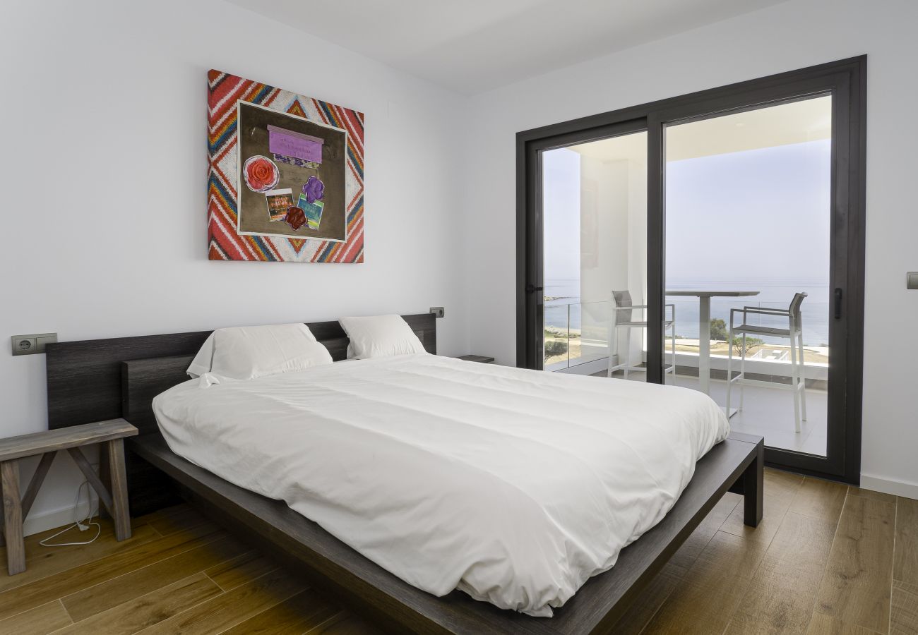 Apartamento en La Alcaidesa - The Links II 2316 Right on the sea and golf course