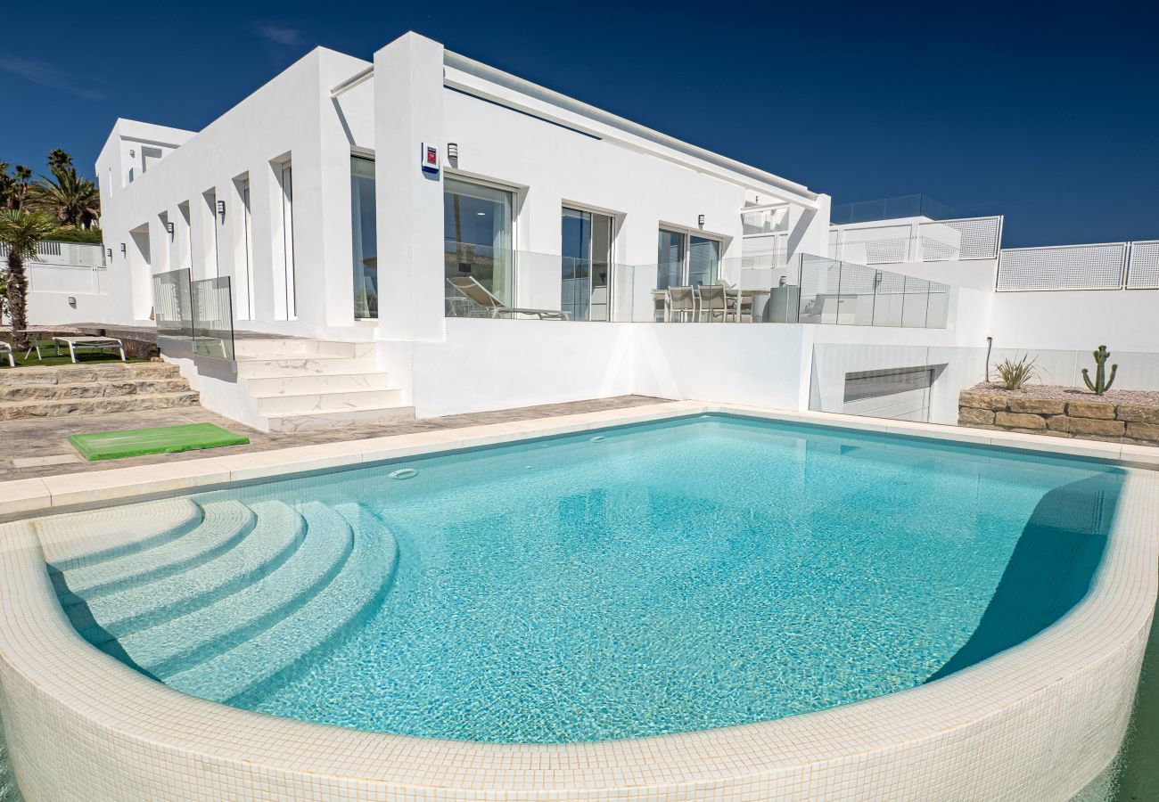 Villa en San Roque - Villa EDEN 2399  private pool & sea view